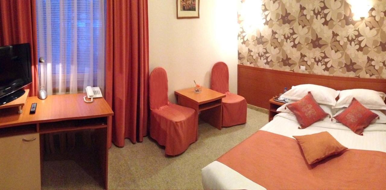 Economy Room In Hotel Eney Leopoli Esterno foto