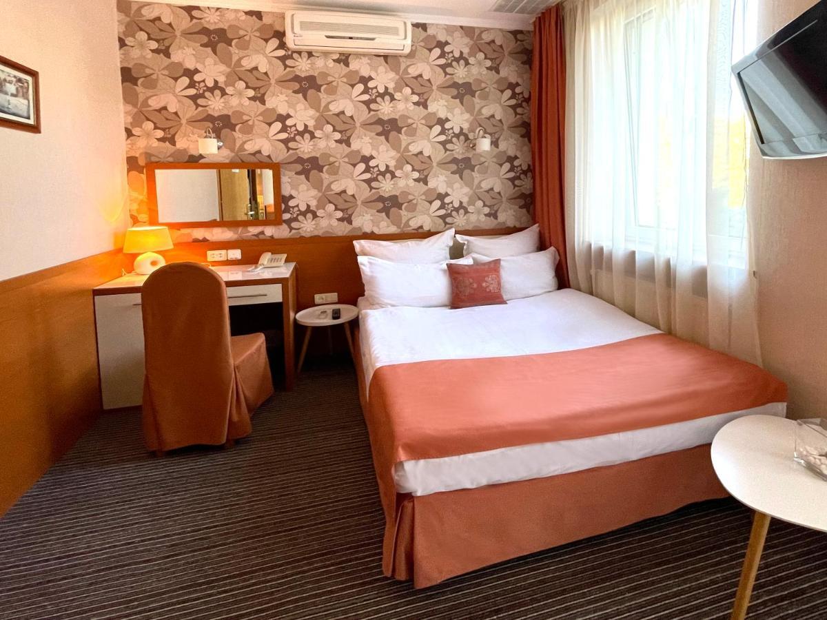 Economy Room In Hotel Eney Leopoli Esterno foto