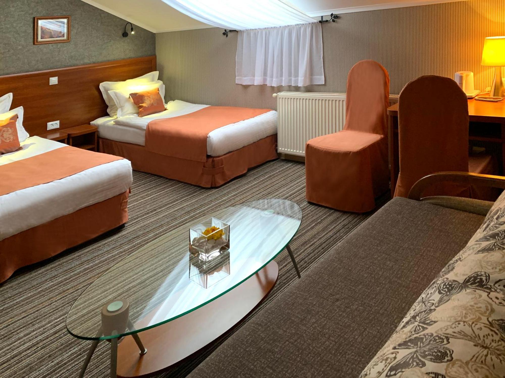 Economy Room In Hotel Eney Leopoli Esterno foto