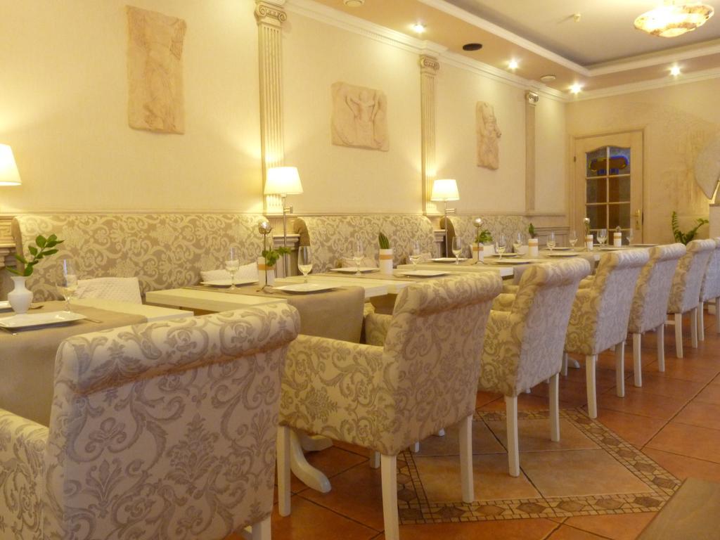 Economy Room In Hotel Eney Leopoli Esterno foto